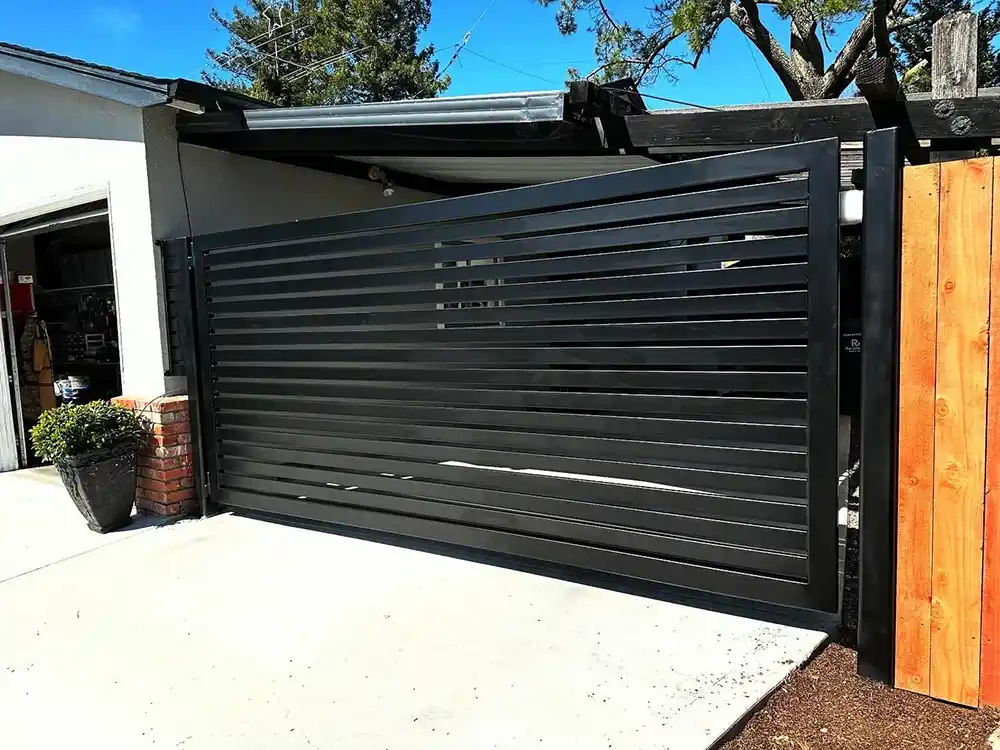 Residential driveway gate